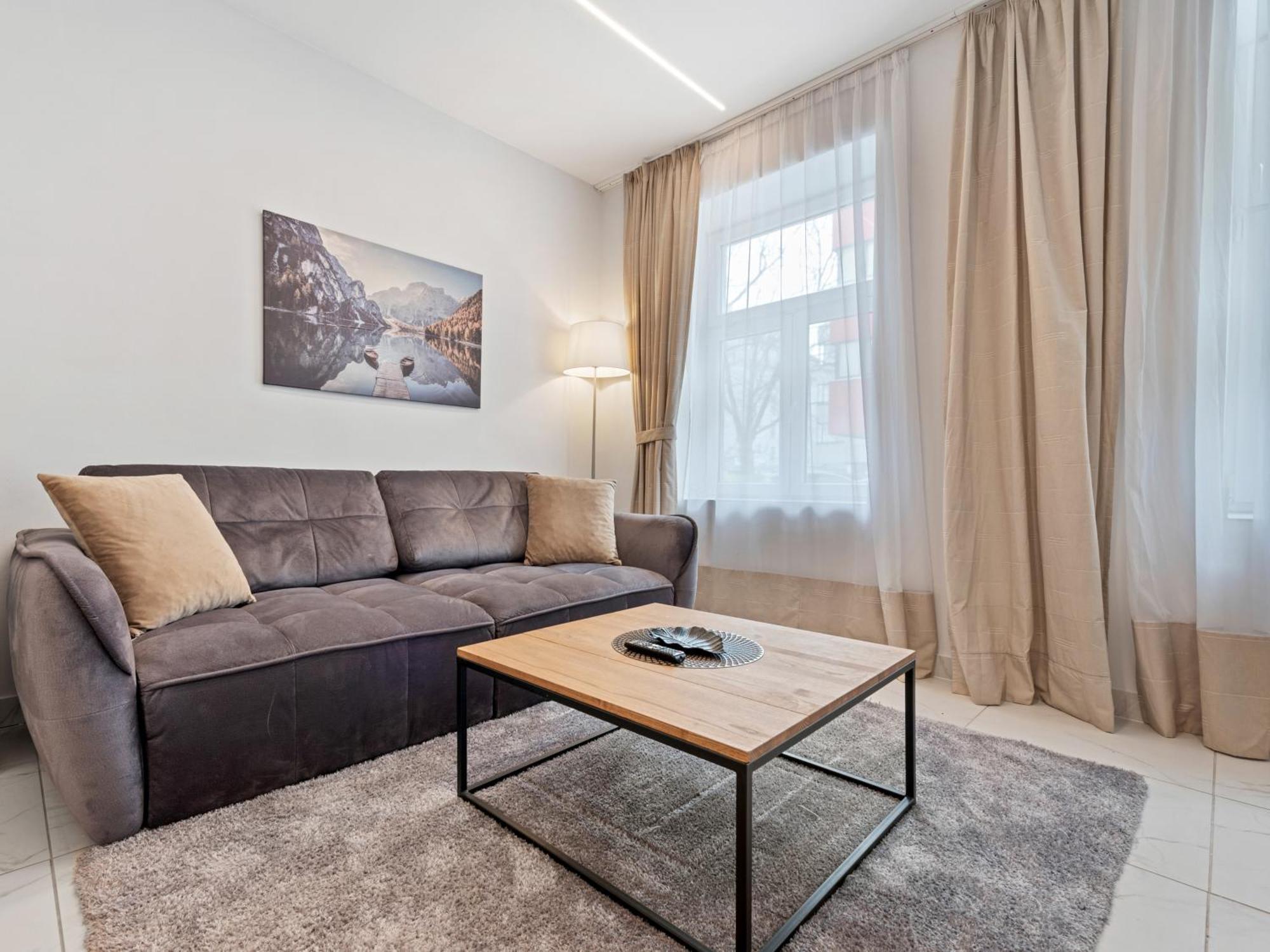 Sky9 District 17 Apartament *